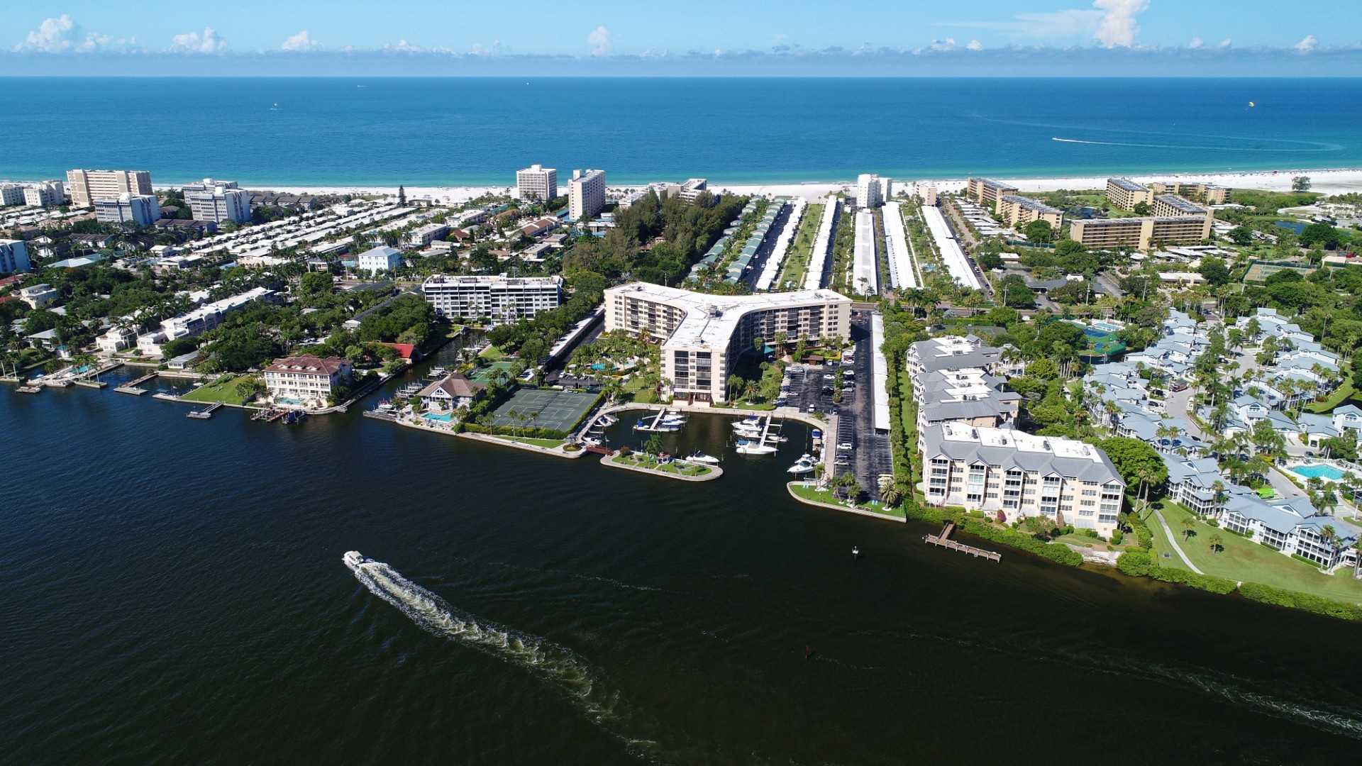 Harbor Towers Yacht & Racquet Club Harbor Towers Yacht & Racquet Club